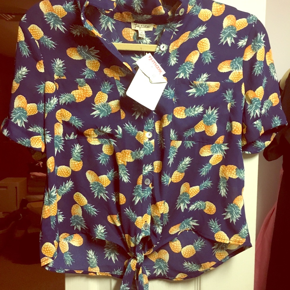 Pineapple shirt 🍍